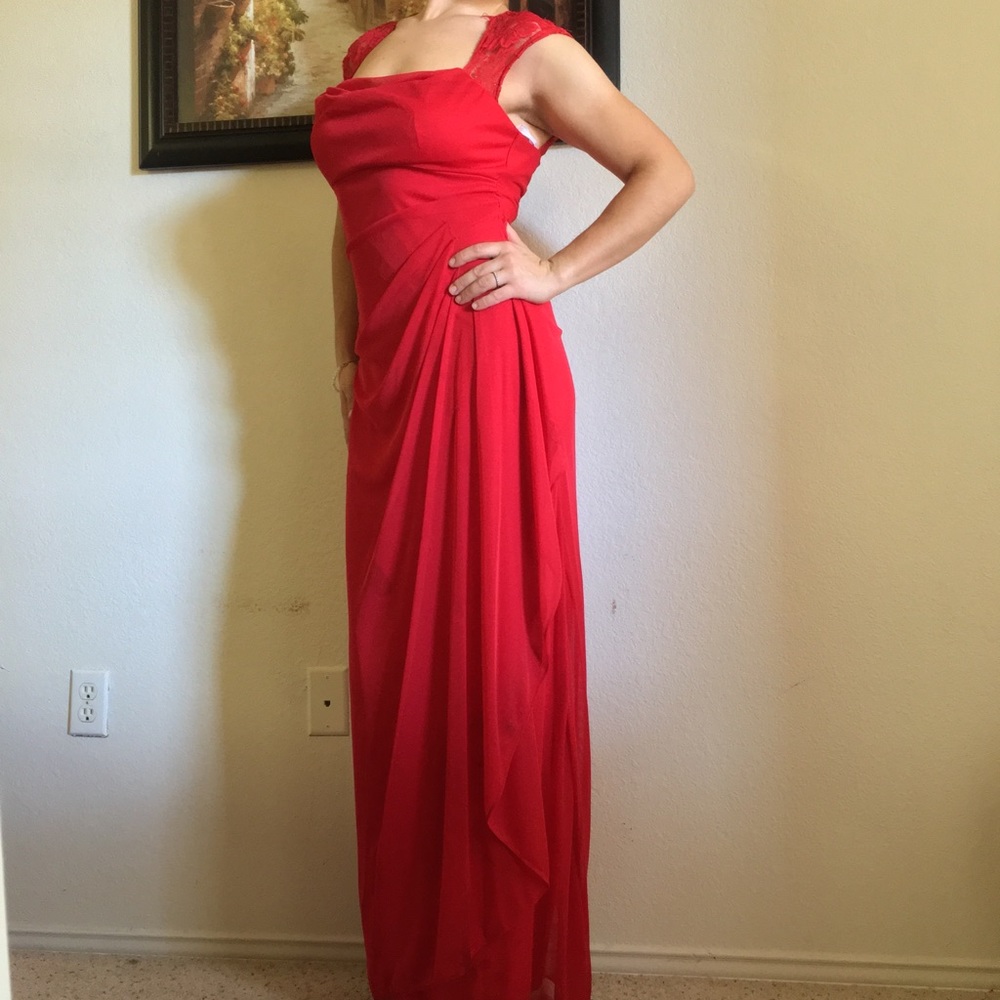 🌹LONG RED LACE DRESS🌹 - Picture 2 of 8